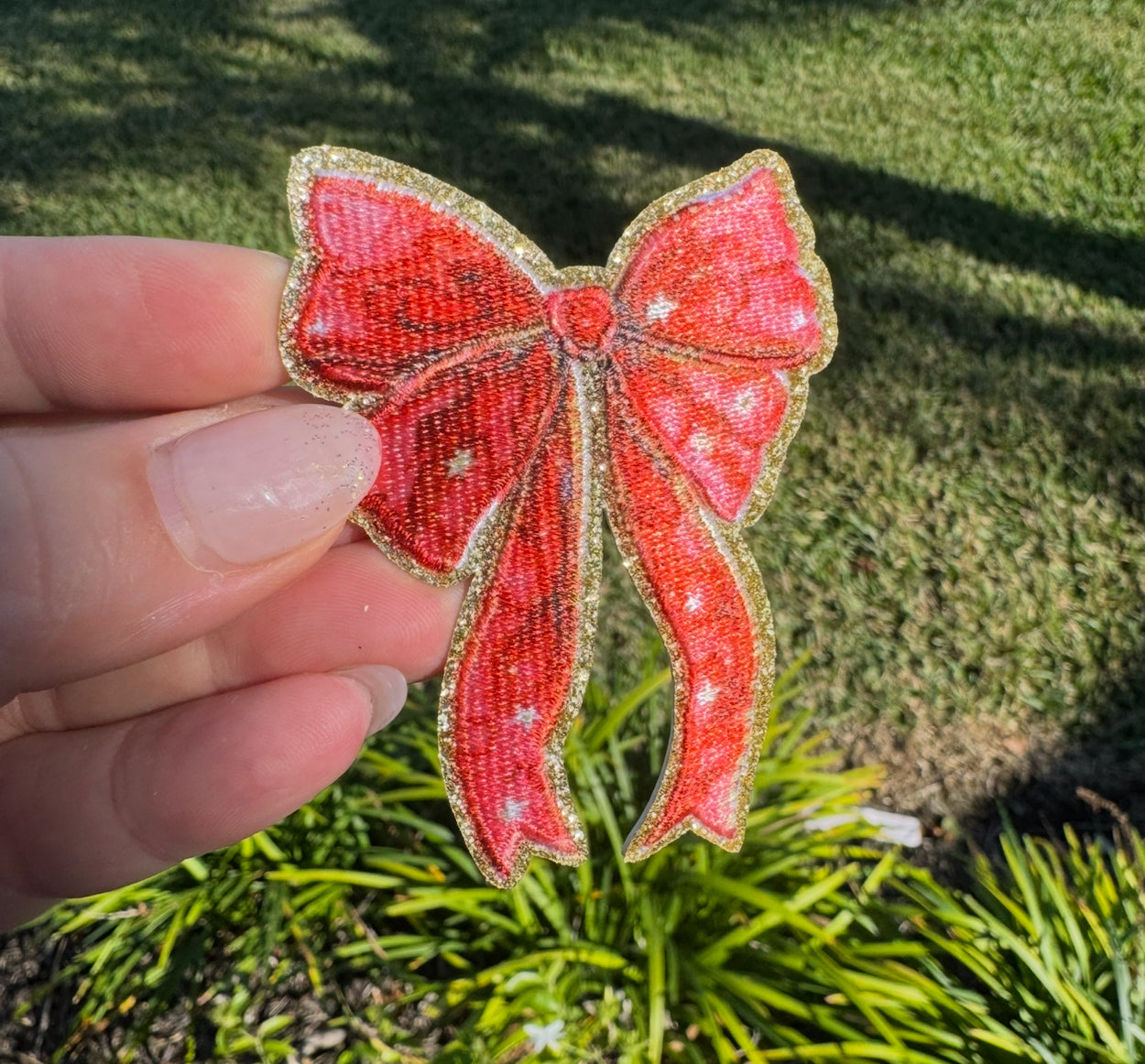Gold and red star bows
